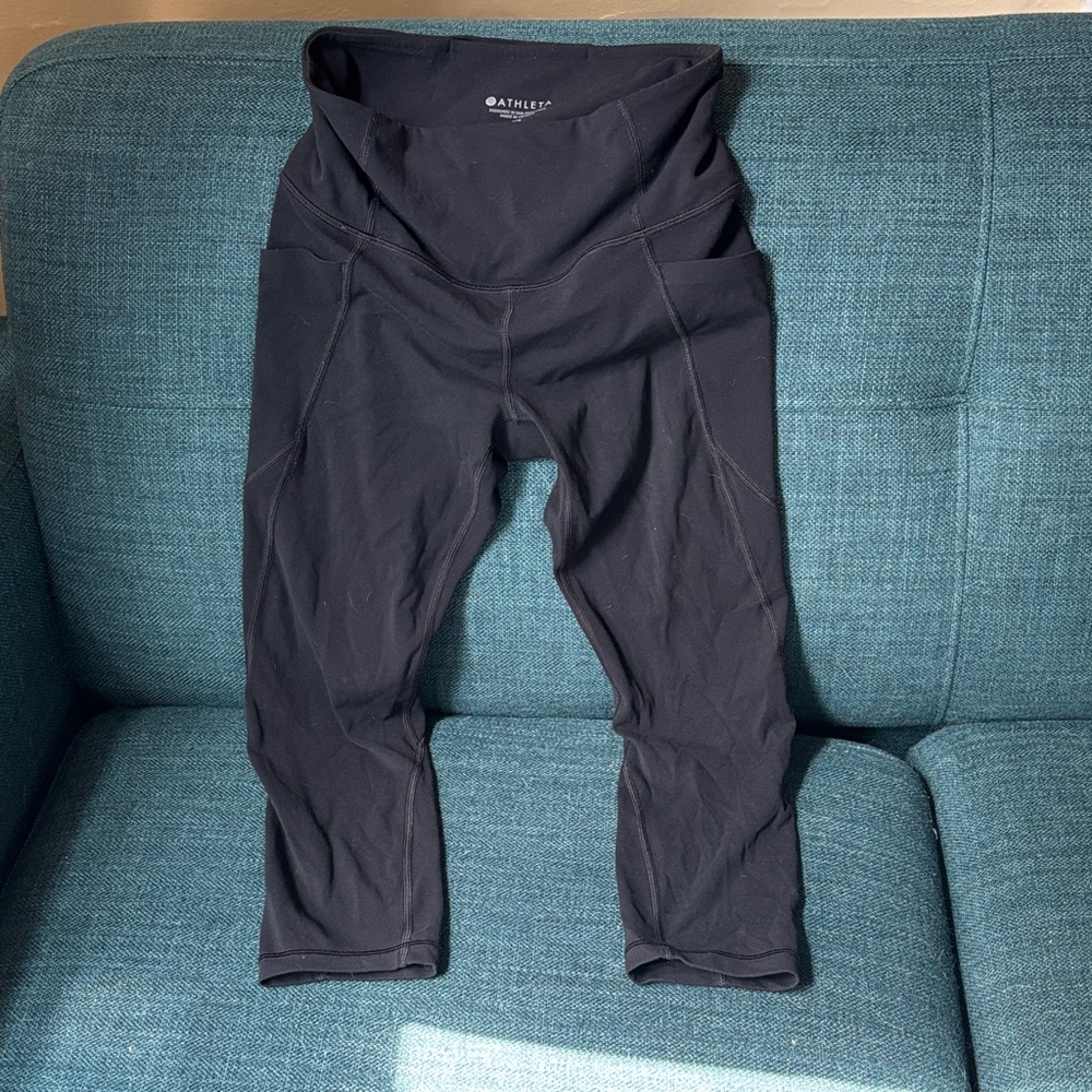 Athleta Capri Black Leggings With Side Pockets, size XS